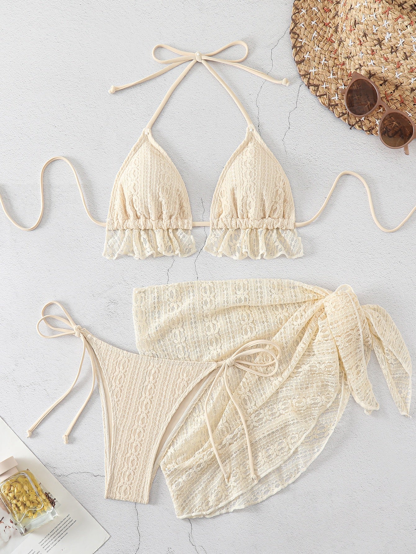 Koronkowy bikini set 3-częściowy z falbanką i pareo