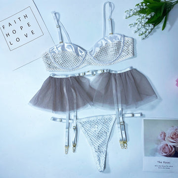 Dziewczęcy komplet bielizny z falbanką w tali