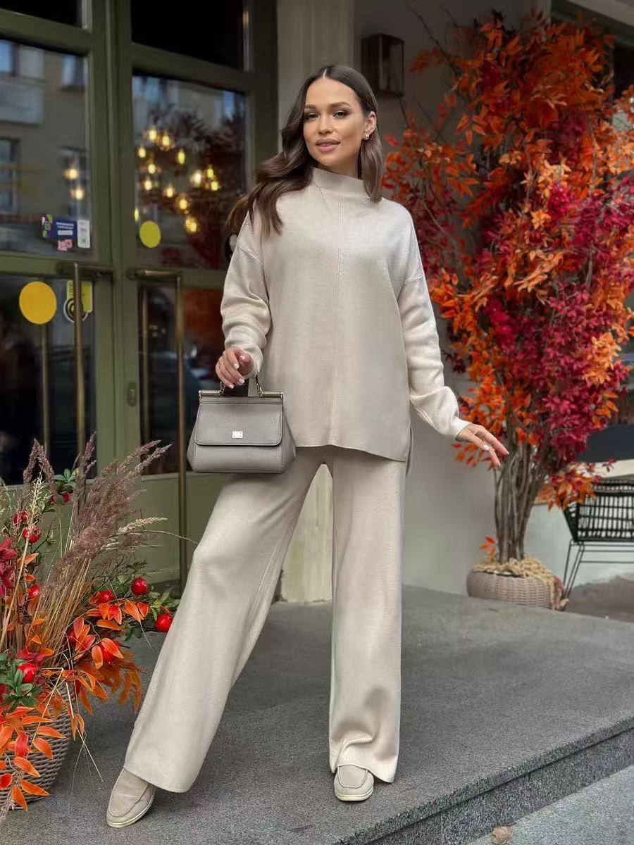 Elegancki damski komplet dzianinowy – sweter o luźnym kroju i spodnie