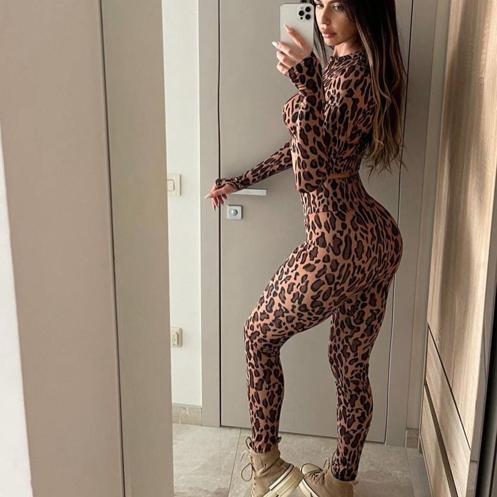 Modny komplet w panterkę