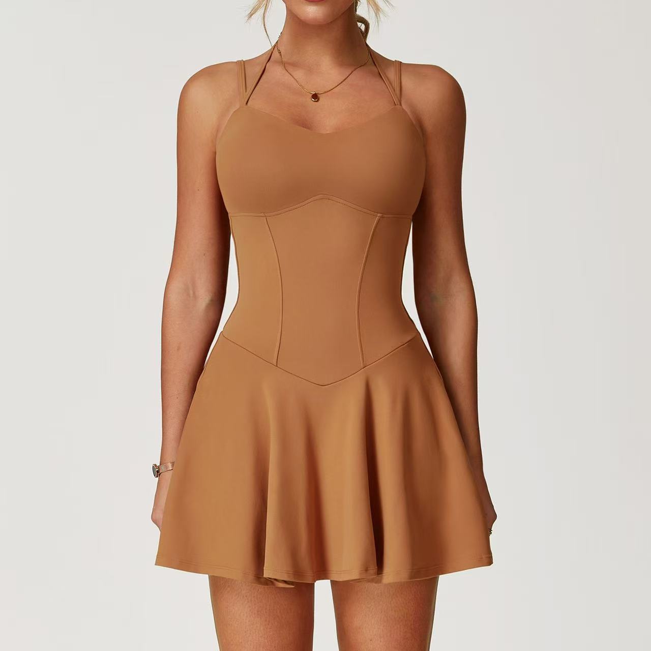 Sukienka sportowa damska z wbudowanym kombinezonem i podwójnymi ramiączkami