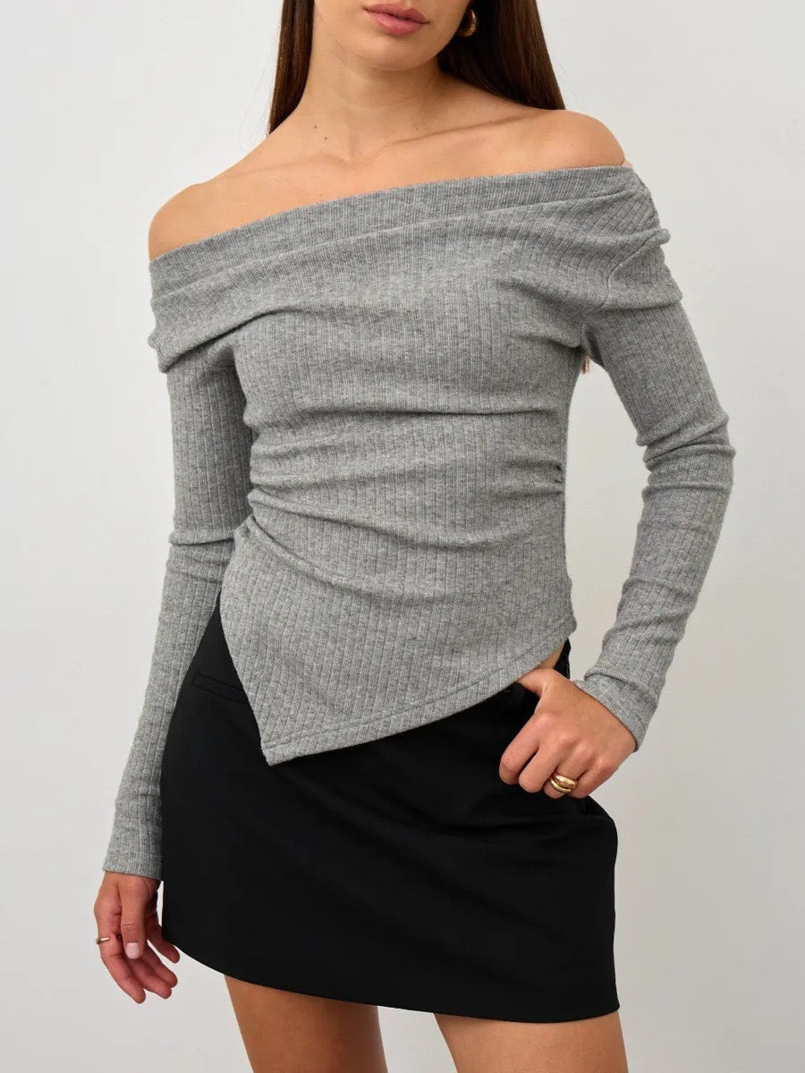 Prążkowany sweter hiszpanka – kobiecy i elegancki krój