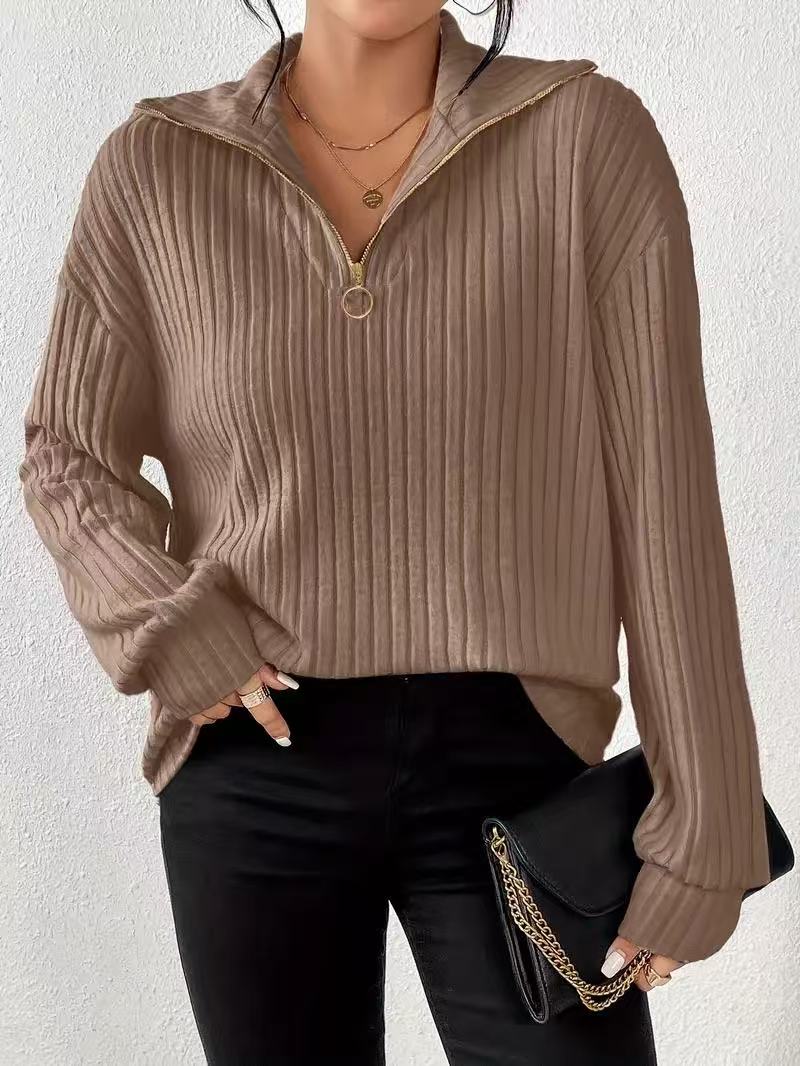 Dzianinowy sweter z zamkiem – idealny na każdą okazję