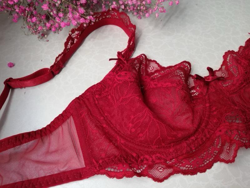 Seksowny biustonosz z kokardkami