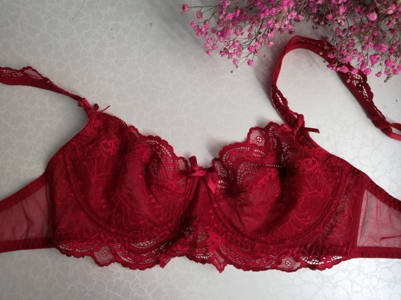 Seksowny biustonosz z kokardkami