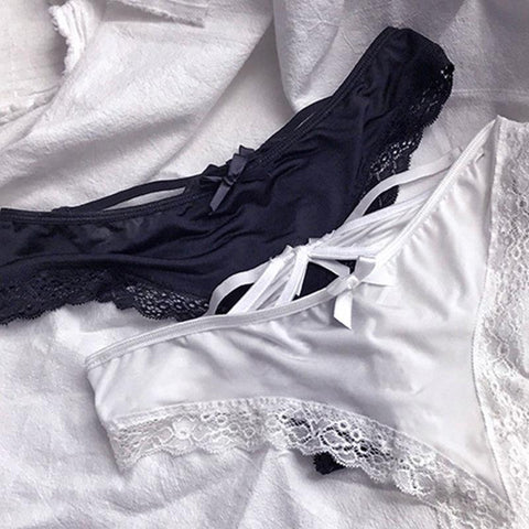 Majtki damskie z seksownym wycięciem na pupie