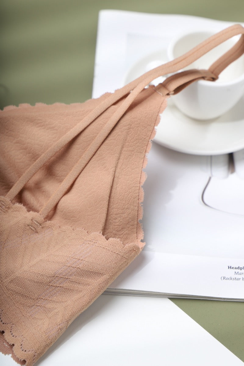 Biustonosz w delikatny wzorek