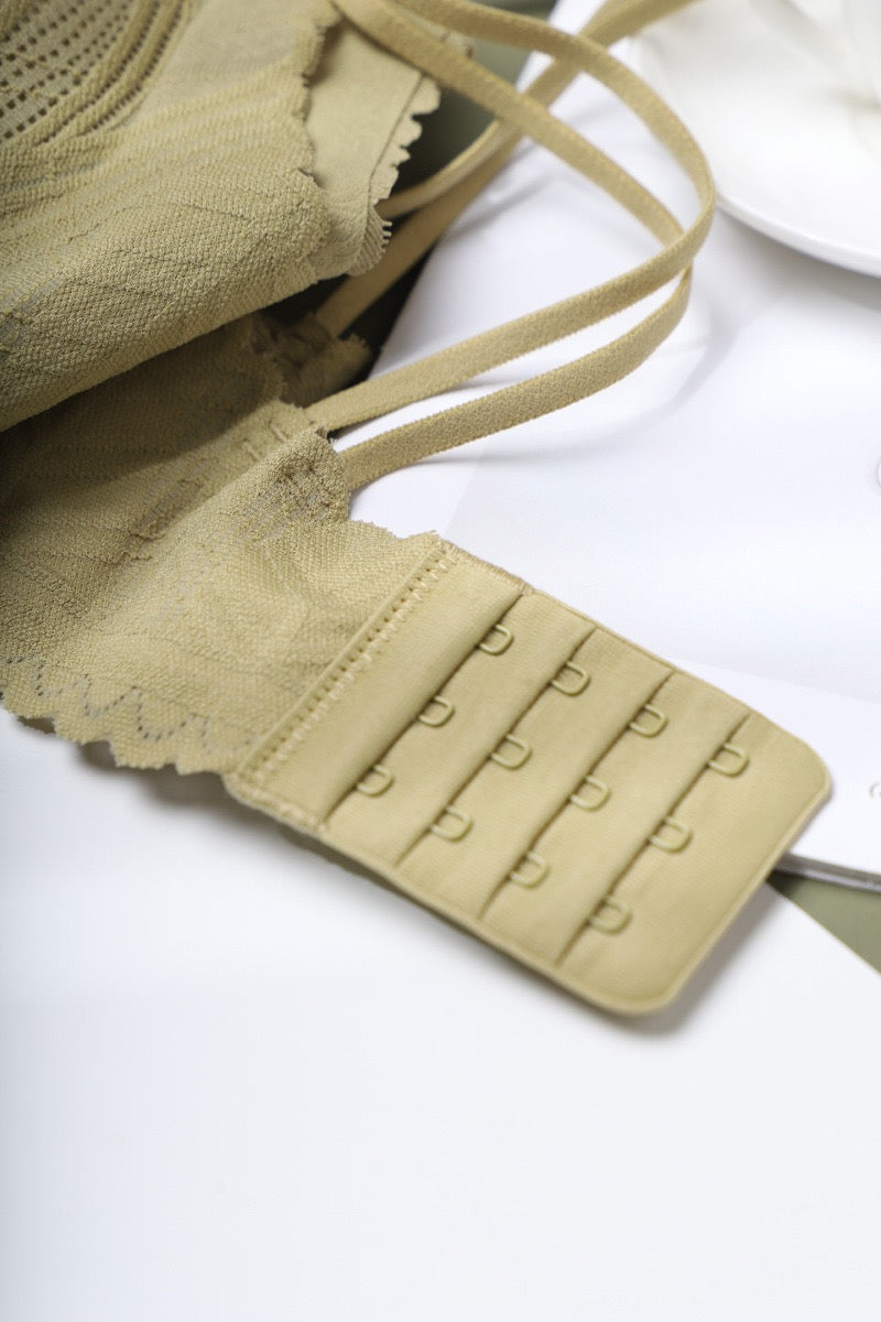 Biustonosz w delikatny wzorek