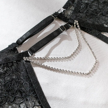 Elegancki komplet bielizny z koronką i diamentowymi akcentami - Bielizna damska