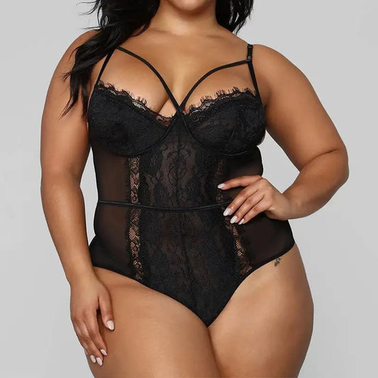 Koronkowe body z ozdobnymi paskami plus size