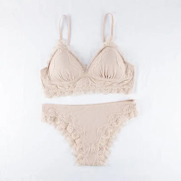 Prążkowany biustonosz w komplecie z majtkami - Luxurie